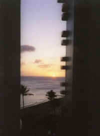 Waikiki Sunset 1.jpg (7818 bytes)